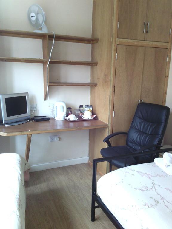 Amazon Guest House Oxford Rum bild