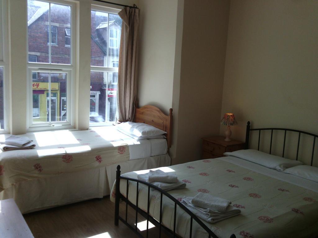 Amazon Guest House Oxford Rum bild